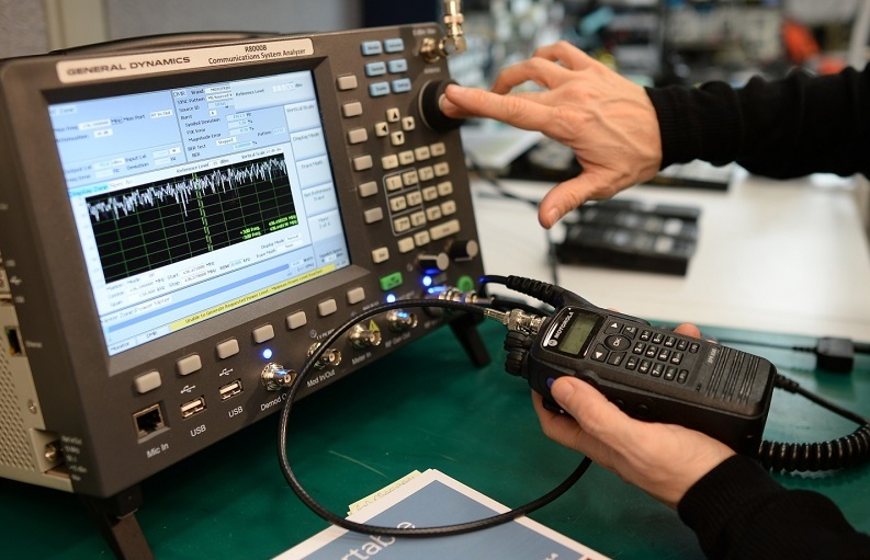 Dịch Vụ Sửa Chữa Và Cài Đặt Máy Bộ Đàm 